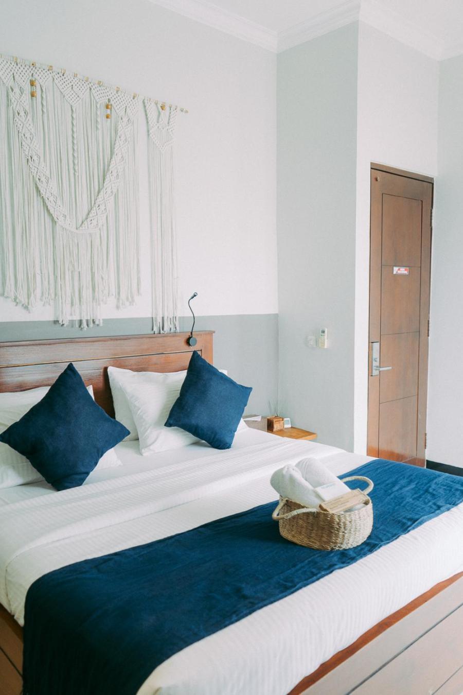 Escape Bajo Hotel Labuan Bajo Exterior photo
