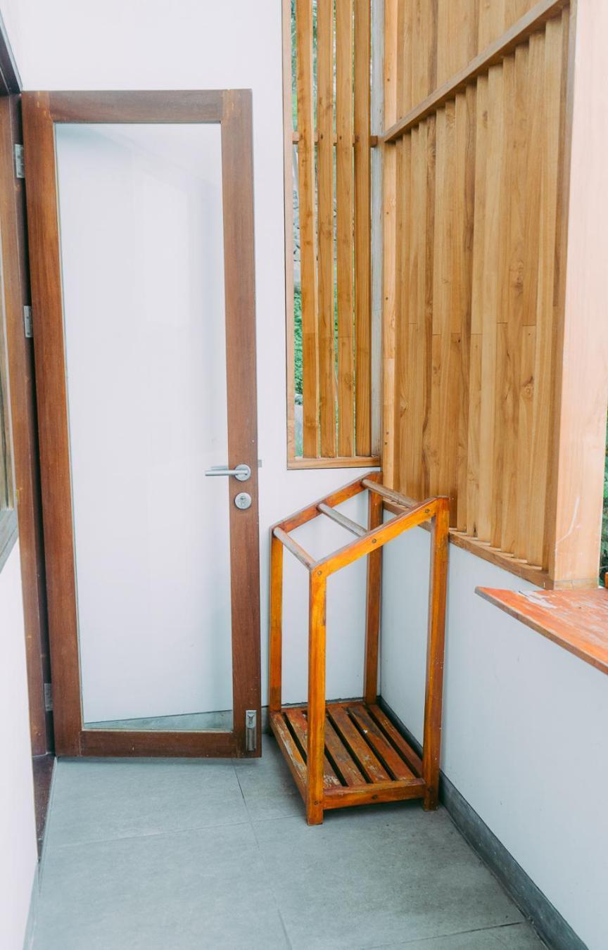 Escape Bajo Hotel Labuan Bajo Exterior photo