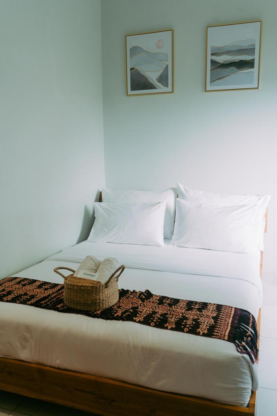 Escape Bajo Hotel Labuan Bajo Exterior photo