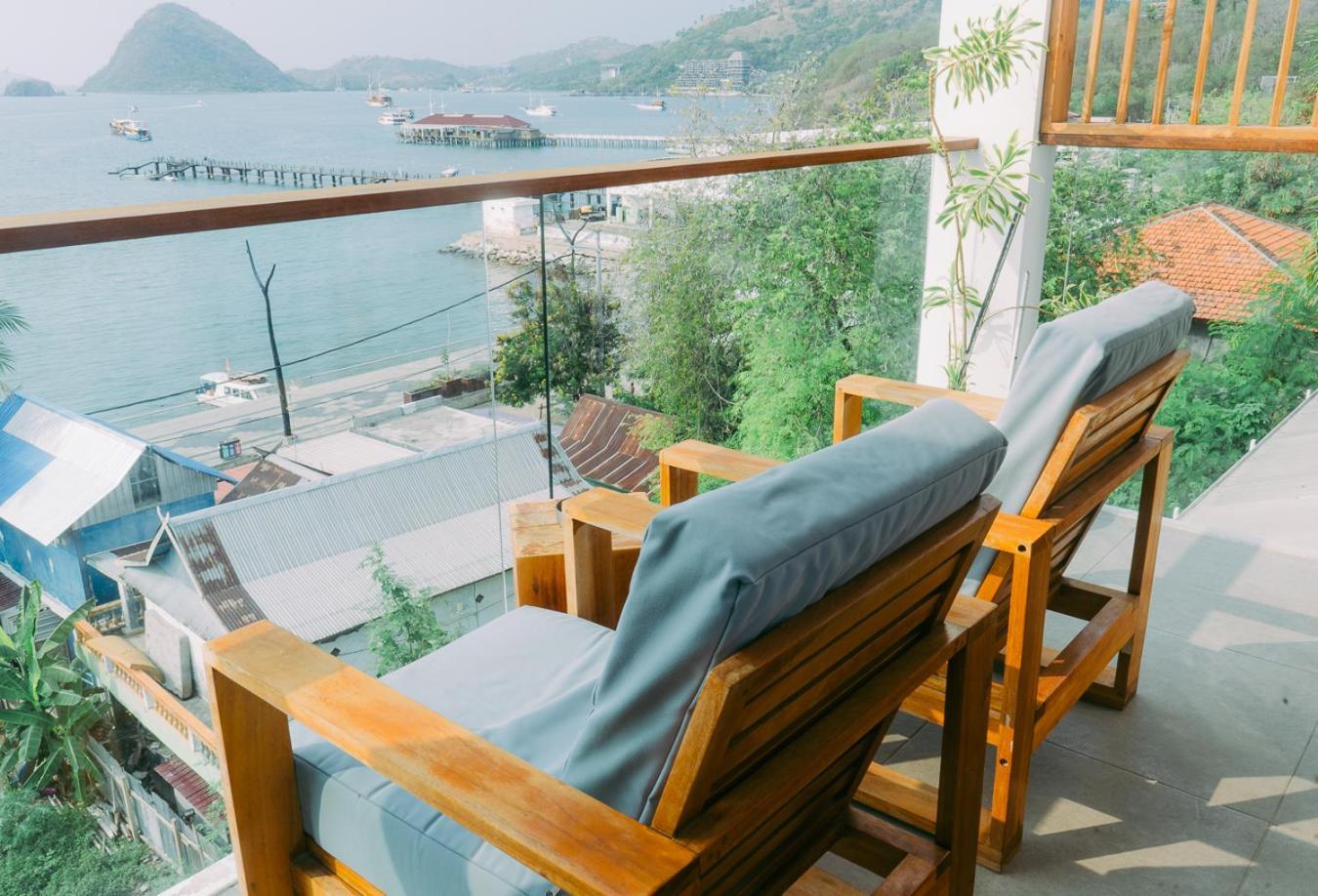 Escape Bajo Hotel Labuan Bajo Exterior photo