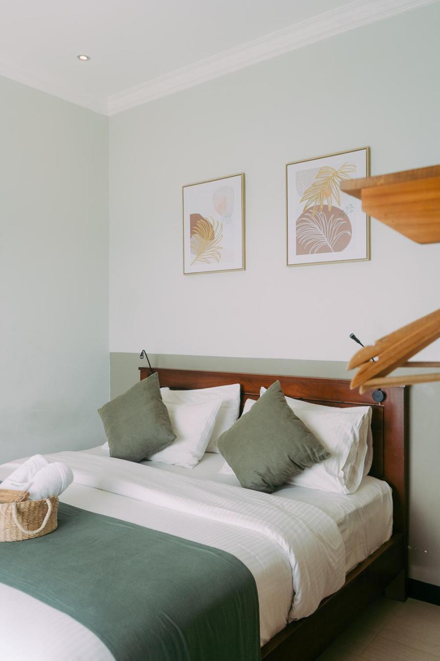 Escape Bajo Hotel Labuan Bajo Exterior photo
